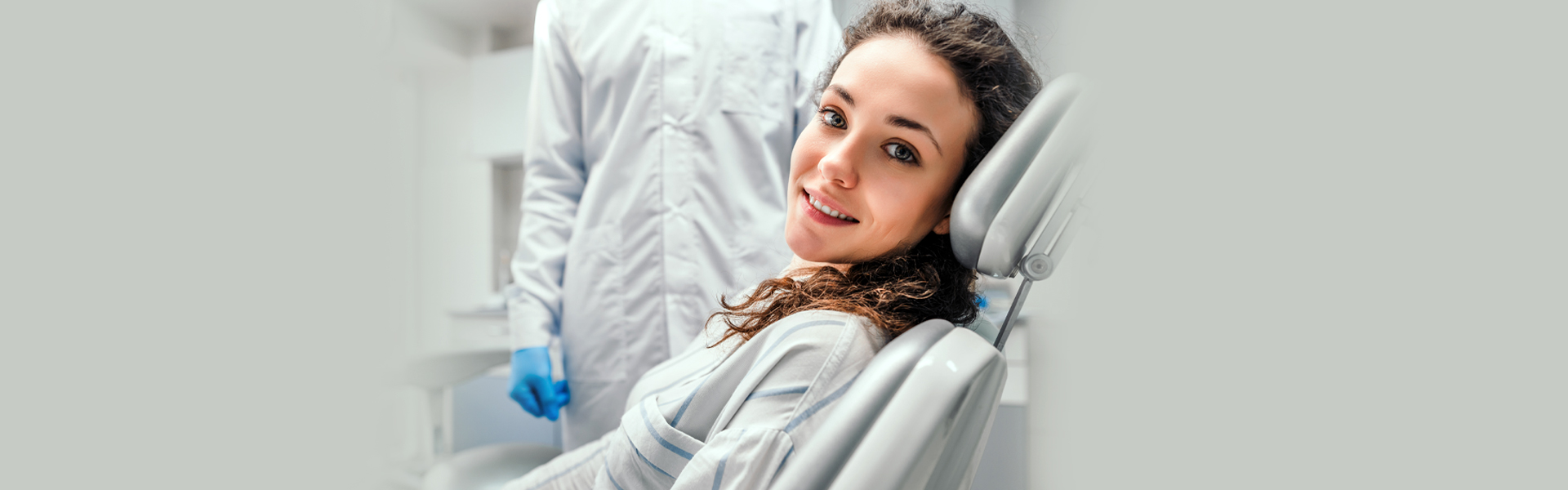 Girl a Brampton dental clinic for Root Canals treatment
